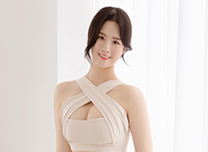 Hot girl sở hữu vòng một "khủng", không hở bạo vẫn vạn người mê